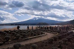 英超-利物浦2-0谢菲联距榜首2分 范迪克索博破门阿诺德献助攻